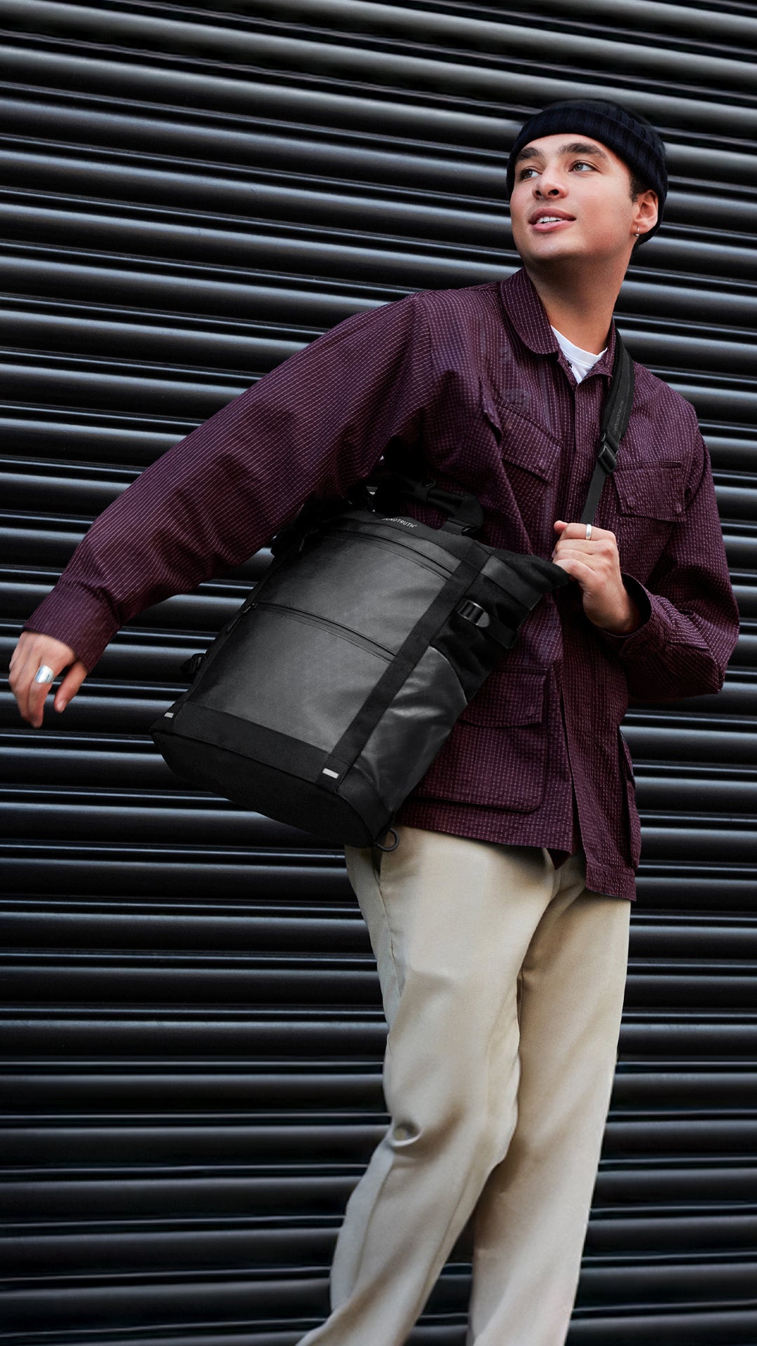 GROUNDTRUTH RIKR 17L Technical Tote cross body use