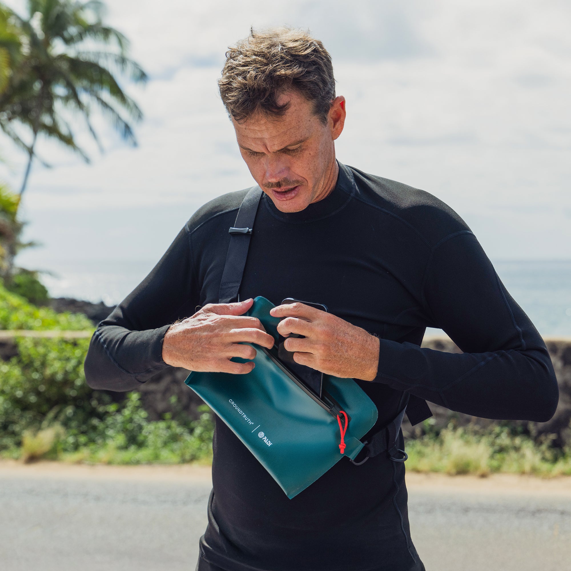 1L Cross Body Dry Sling | UNDA - GROUNDTRUTH PADI Collaboration - #color_Ocean Green