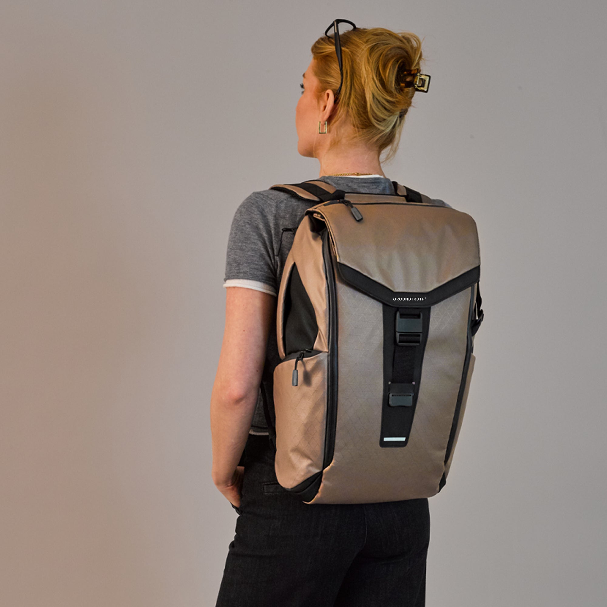 24L Ultimate Backpack | GROUNDTRUTH #color_Stone Brown